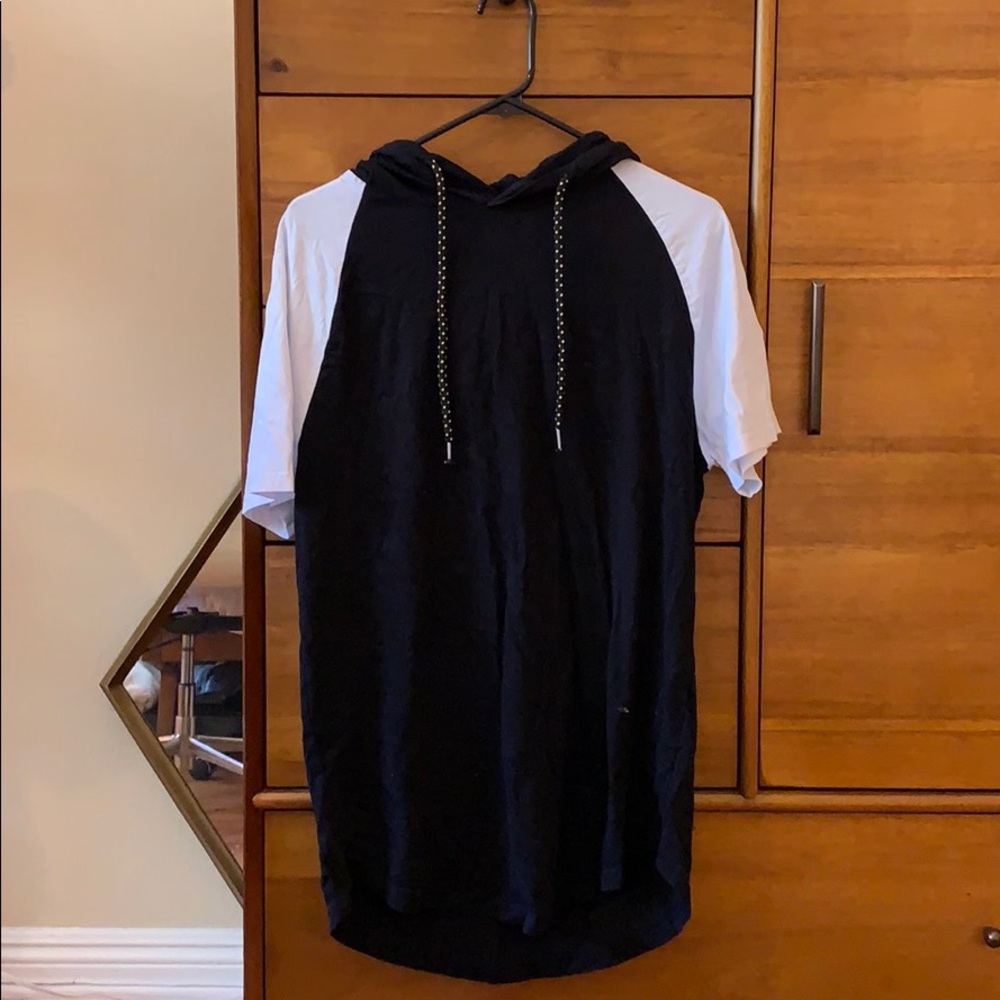 Short Sleeve Black and White Hoodie Forever 21 M